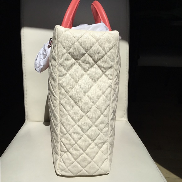 CHANEL Caviar Ombré Bag - Picture 5 of 7